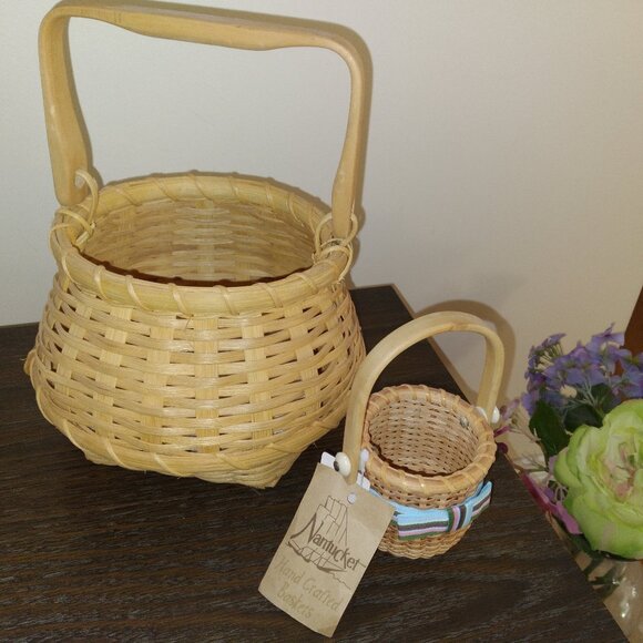Wooden Handmade Basket, Vintage - Picture 2 of 2